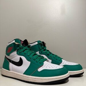 Air Jordan 1 Retro OG High Lucky Green Womens Size 9.5 Athletic Red Lifestyle